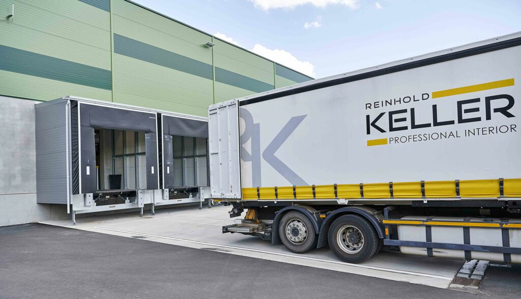 REINHOLD KELLER Logistikhalle Entladung LKW