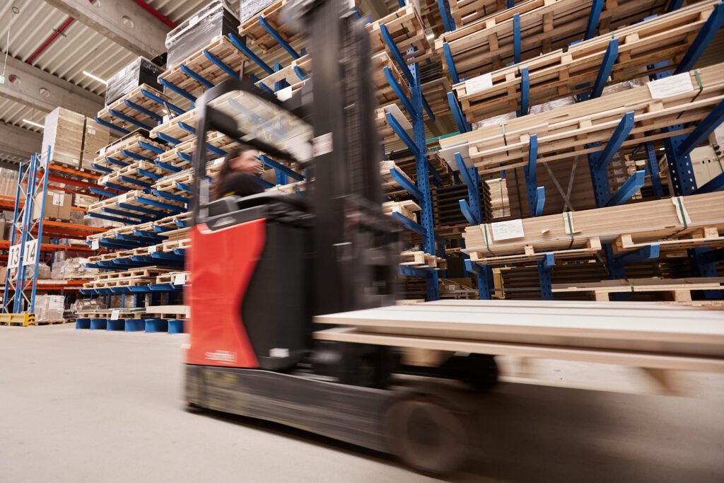Forklift drive in high-bay warehouse, REINHOLD KELLER