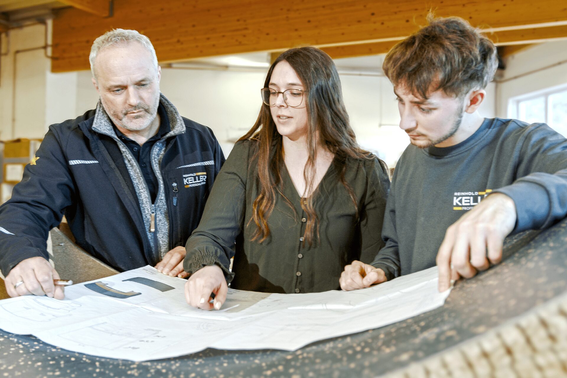 Assistenz, Absprache | REINHOLD KELLER Group