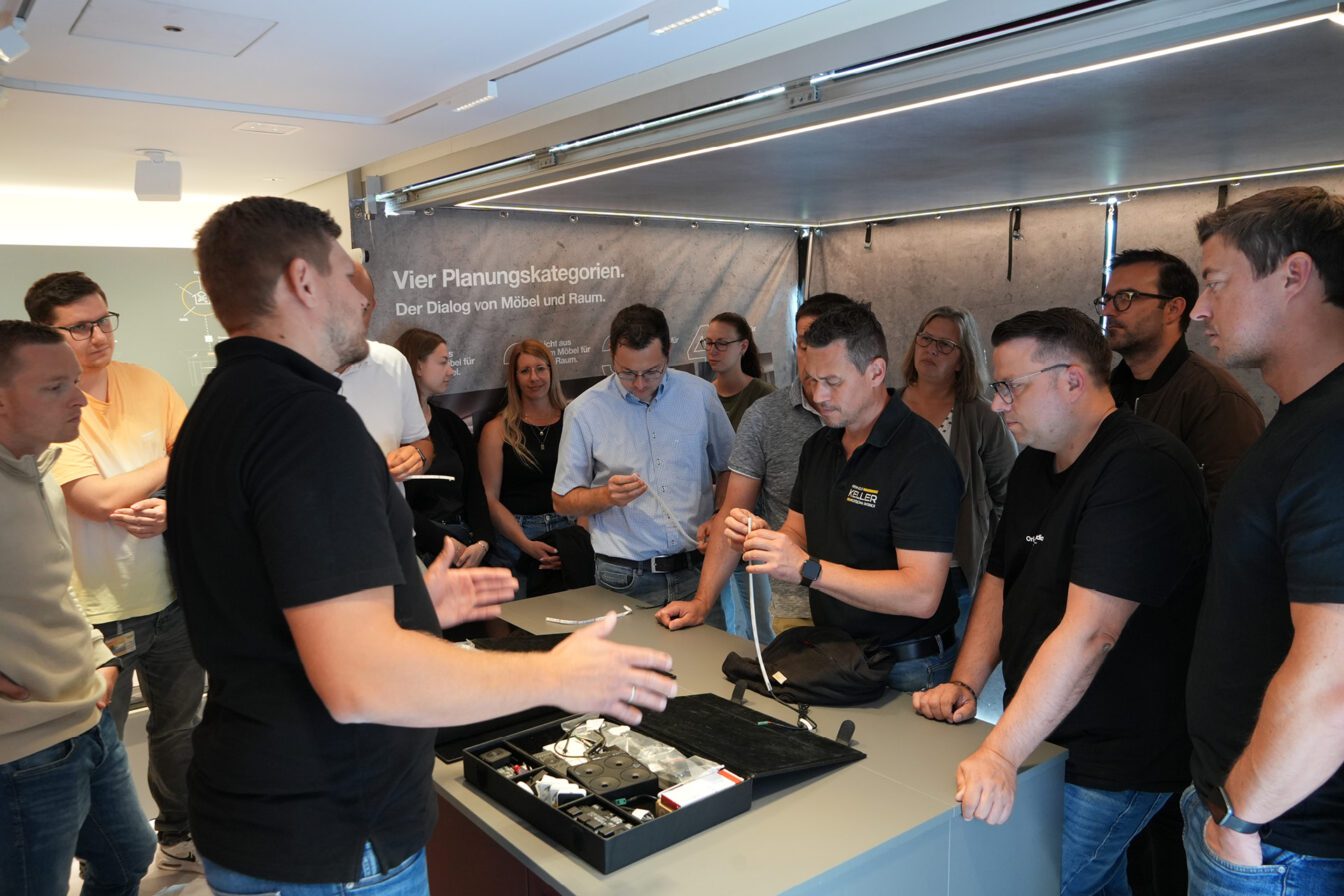 Häfele Lichtmobil, Besprechung, REINHOLD KELLER Group