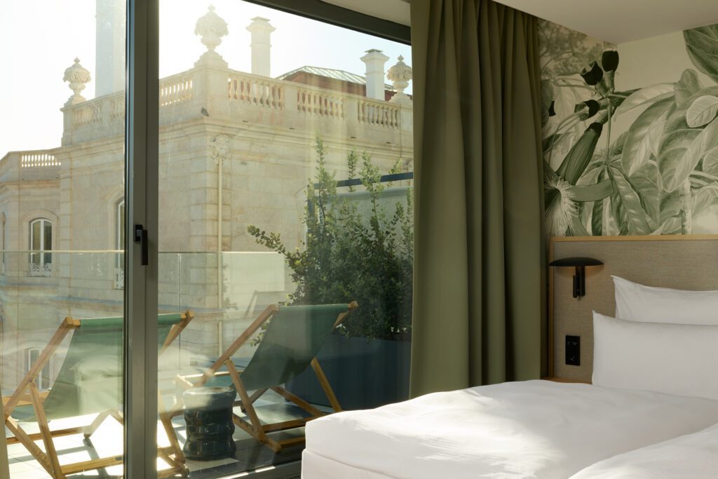 The Cloud One Lissabon, Zimmer mit Balkon, REINHOLD KELLER